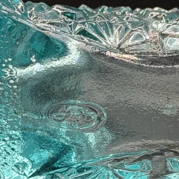 Fenton Aquamarine Blue Daisy + Button Cat Head Shoe - Marked, vintage, NO FLAWS - Picture 8 of 9